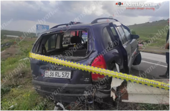 «Չայնիի» ոլորանների սկզբնամասում «Opel Zafira»-ն դուրս է եկել երթևեկելի գոտուց, բախվել երկաթե արգելապատնեշներին․ կա վիրավոր